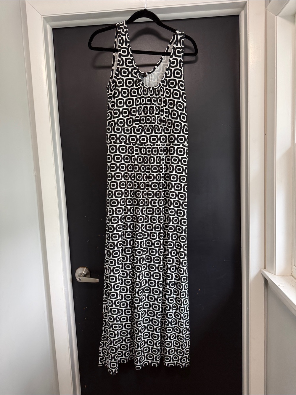 Ann Taylor Black and White Geometric Maxi Dress